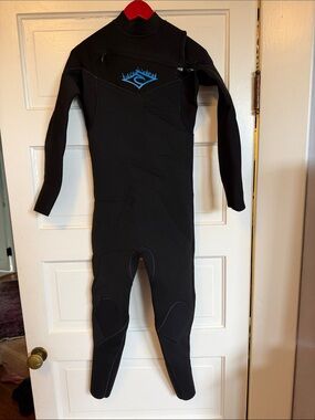 Rip Curl youth Black chest Zip Wetsuit 4/3